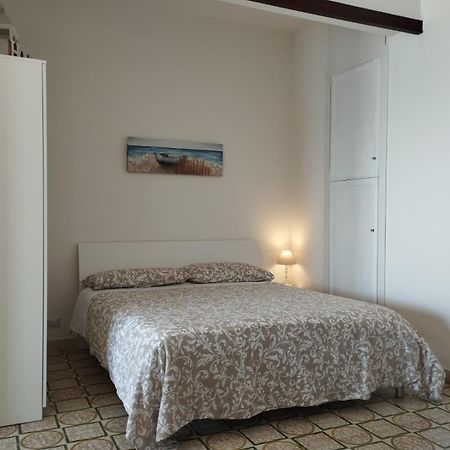 Апартаменты La Terrazza Sul Tirreno Неттуно Экстерьер фото