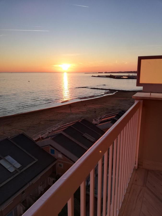 Апартаменты La Terrazza Sul Tirreno Неттуно Экстерьер фото