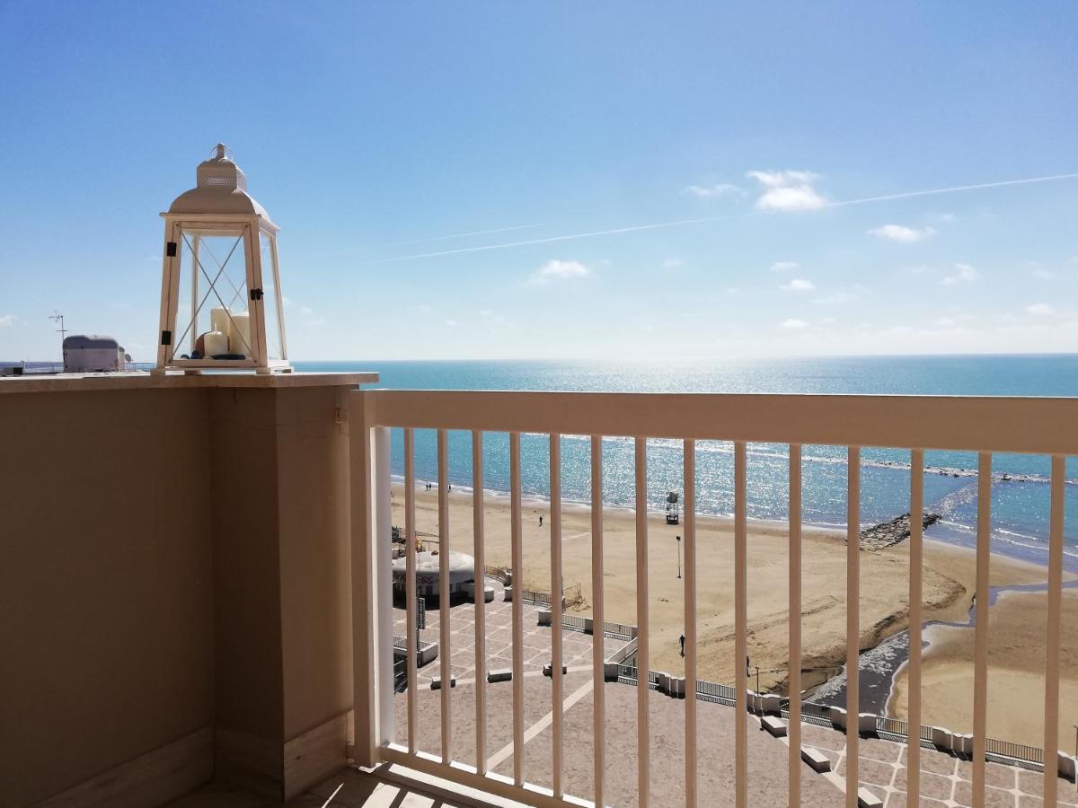 Апартаменты La Terrazza Sul Tirreno Неттуно Экстерьер фото